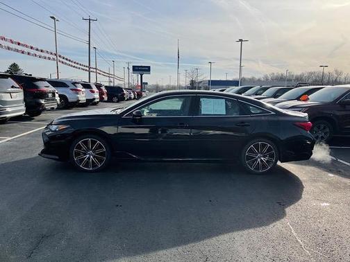 Photo 4 of 29 of 2019 Toyota Avalon XLE Touring