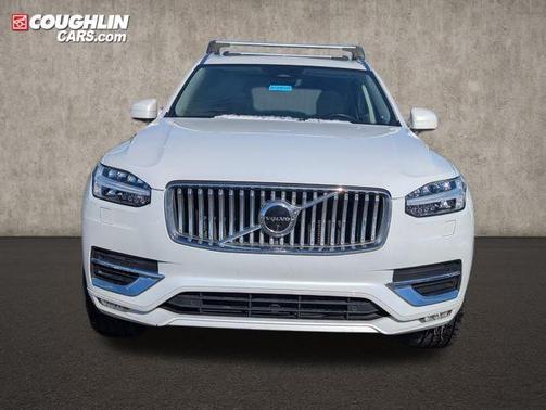 2023 Volvo XC90 B5 Plus