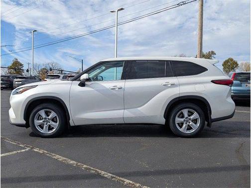 2020 Toyota Highlander LE