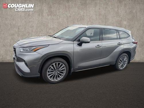 Heavy Metal 2025 Toyota Highlander Hybrid Limited