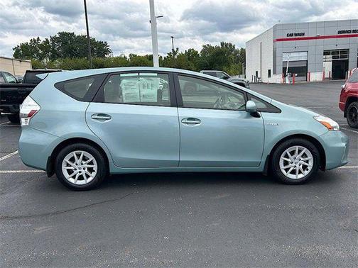 2014 Toyota Prius v Two
