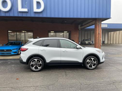 2026 Ford Escape ST-Line Select