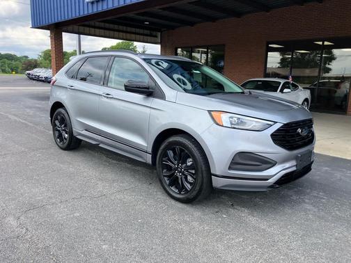 Iconic Silver Metallic 2023 Ford Edge SE
