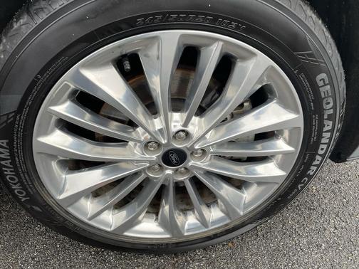 2020 Ford Edge Titanium