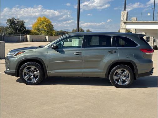 2019 Toyota Highlander Hybrid Platinum