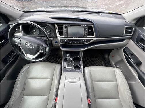 2019 Toyota Highlander Hybrid Platinum