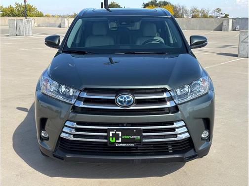 2019 Toyota Highlander Hybrid Platinum