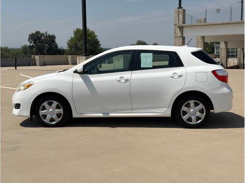 Super White 2009 Toyota Matrix S