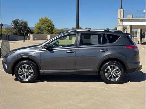 2017 Toyota RAV4 Hybrid XLE