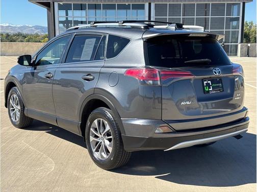 2017 Toyota RAV4 Hybrid XLE
