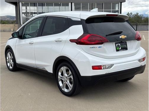 Summit White 2017 Chevrolet Bolt EV LT