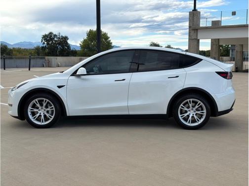 Pearl White Multi-Coat 2020 Tesla Model Y Long Range Dual Motor All-Wheel Drive