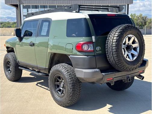 2014 Toyota FJ Cruiser Base