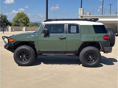 2014 Toyota FJ Cruiser Base