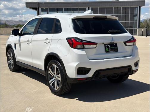 Diamond White Pearl 2021 Mitsubishi Outlander Sport SE