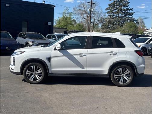 Diamond White Pearl 2021 Mitsubishi Outlander Sport SE