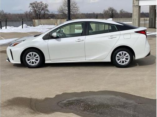2019 Toyota Prius L