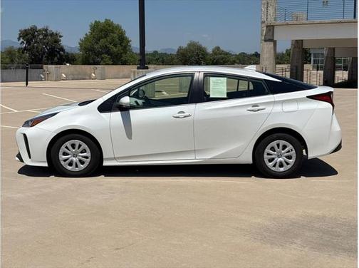 2019 Toyota Prius L