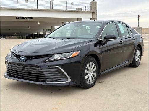 Midnight Black Metallic 2022 Toyota Camry LE