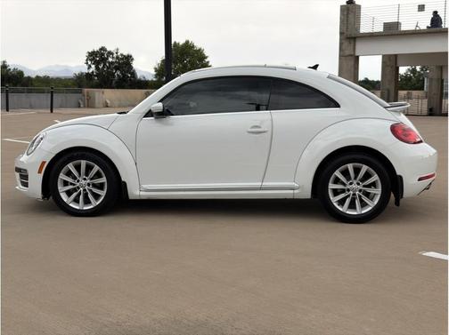 White 2019 Volkswagen Beetle 2.0T SE