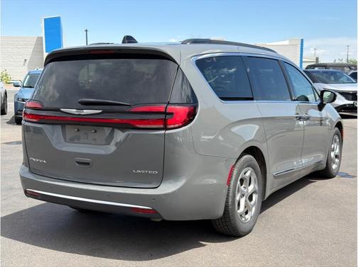 Gray 2023 Chrysler Pacifica Limited