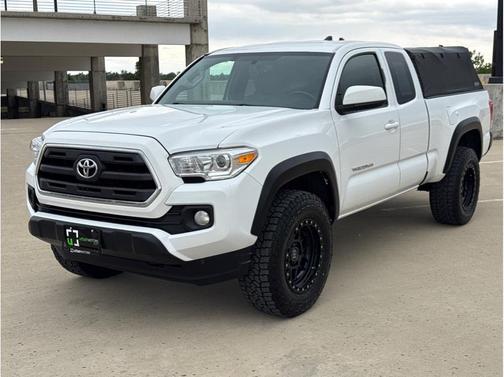 Super White 2017 Toyota Tacoma SR5