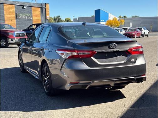 2020 Toyota Camry SE