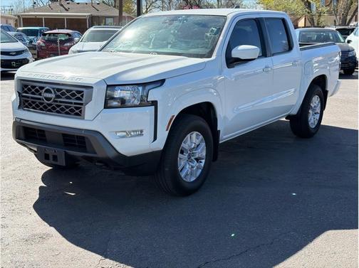 Glacier White 2022 Nissan Frontier SV