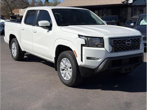 Glacier White 2022 Nissan Frontier SV