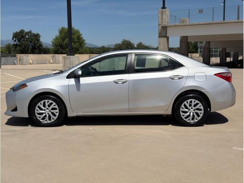 Classic Silver Metallic 2018 Toyota Corolla LE