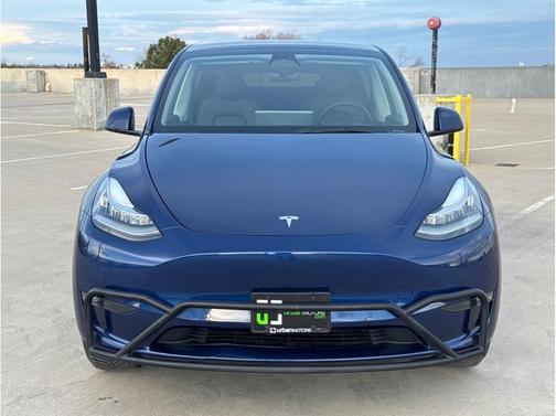 2022 Tesla Model Y Long Range Dual Motor All-Wheel Drive