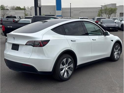 Pearl White Multi-Coat 2023 Tesla Model Y Long Range Dual Motor All-Wheel Drive