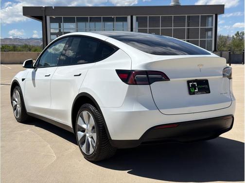 Pearl White Multi-Coat 2023 Tesla Model Y Long Range Dual Motor All-Wheel Drive