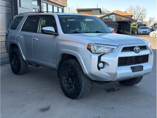Classic Silver Metallic 2017 Toyota 4Runner SR5
