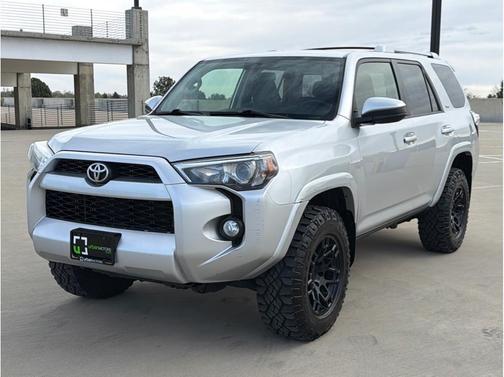 Classic Silver Metallic 2017 Toyota 4Runner SR5