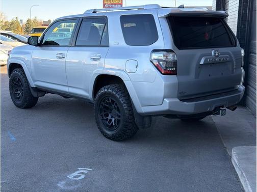 Classic Silver Metallic 2017 Toyota 4Runner SR5
