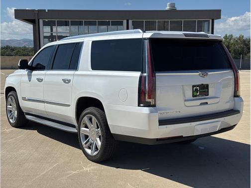 2016 Cadillac Escalade ESV Luxury