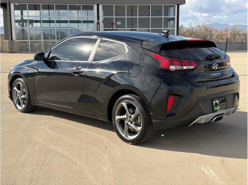 2019 Hyundai Veloster 2