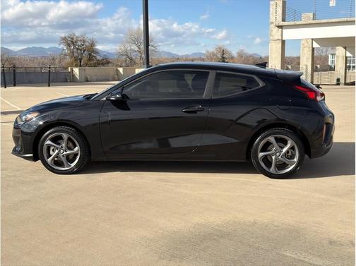 2019 Hyundai Veloster 2