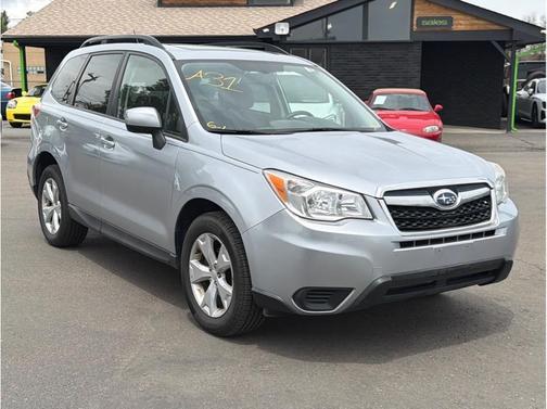 Ice Silver Metallic 2015 Subaru Forester 2.5i Premium