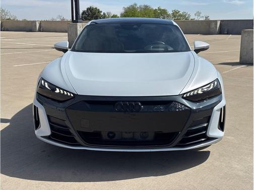 Ibis White 2022 Audi e-tron GT Prestige