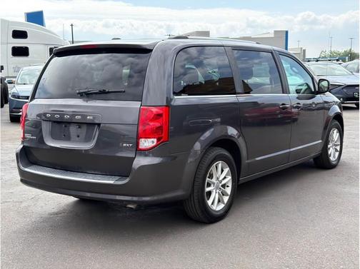 Granite Pearlcoat 2019 Dodge Grand Caravan SXT