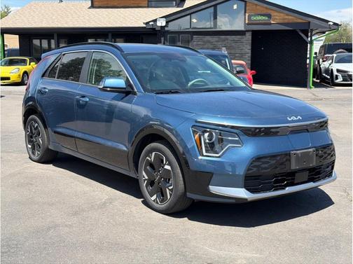 Mineral Blue 2023 Kia Niro EV Wind