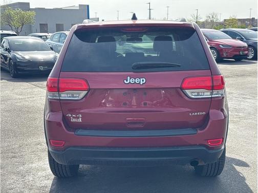 Deep Cherry Red Crystal Pearlcoat 2015 Jeep Grand Cherokee Laredo