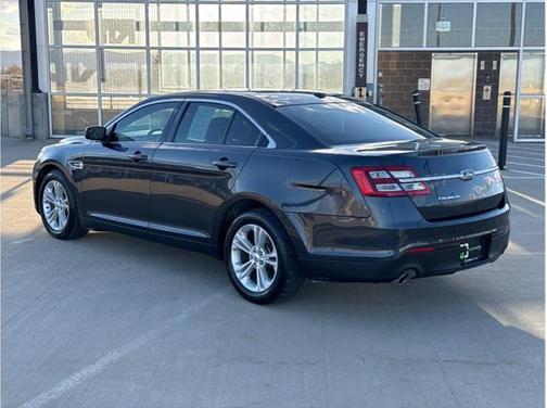 2017 Ford Taurus SEL