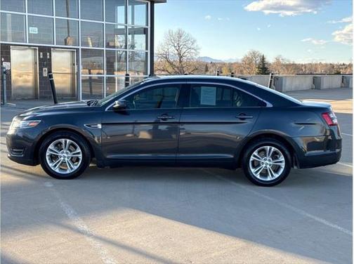 2017 Ford Taurus SEL