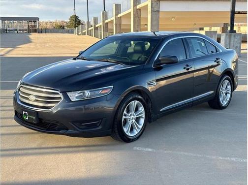 2017 Ford Taurus SEL