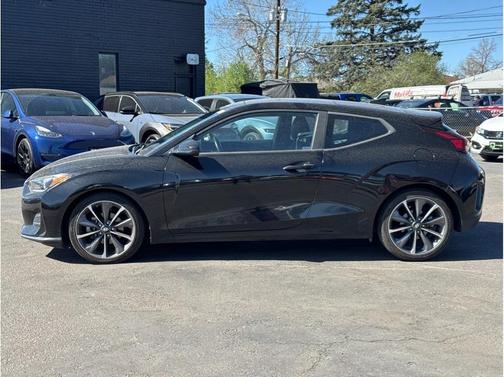 2019 Hyundai Veloster 2