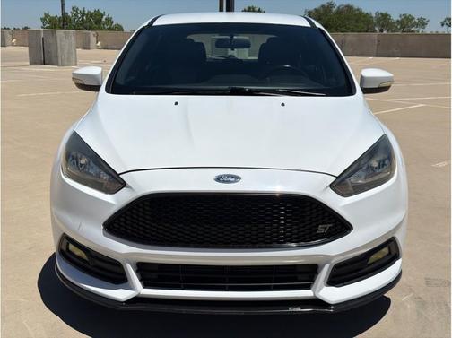 Race Red 2015 Ford Focus ST