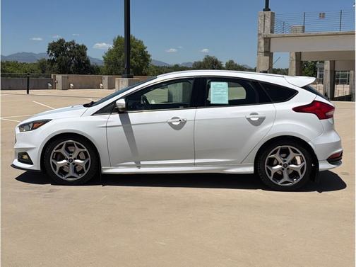 Race Red 2015 Ford Focus ST